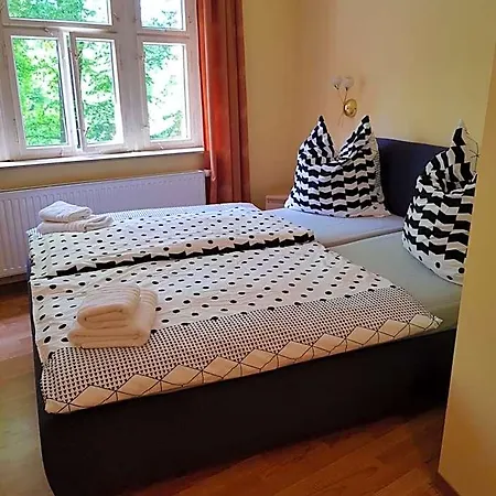 Parkschloesschen In 2*