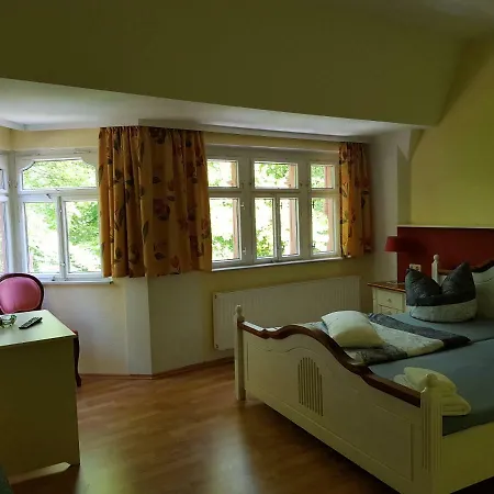 Parkschlösschen In 2*
